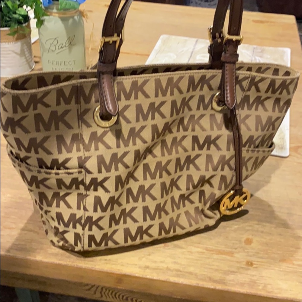 Michael Kors tote